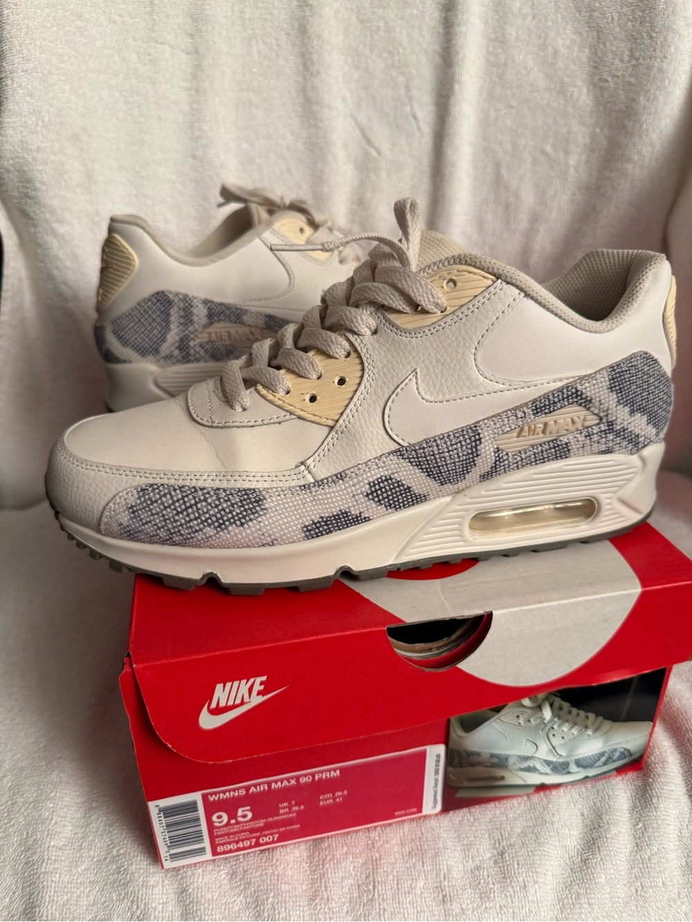 Nike AirMax 90 Premium Phantom Sneaker
